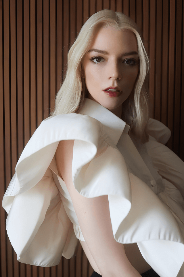 ANYA TAYLOR-JOY IN CONG TRI