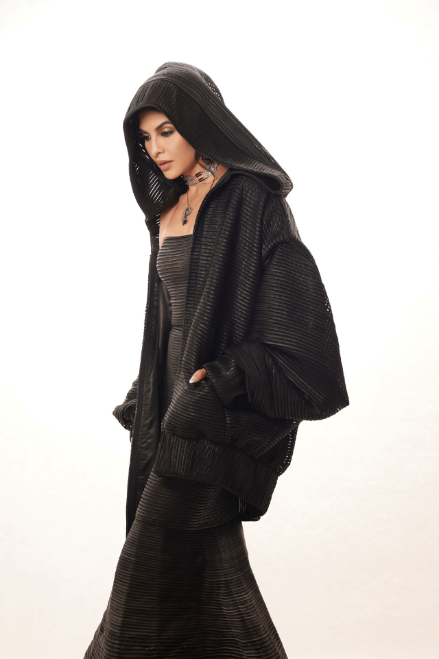 JACQUELINE FERNANDEZ IN CONG TRI
