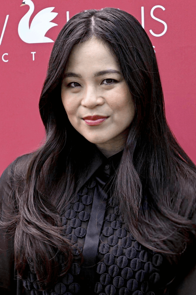 KELLY MARIE TRAN IN CONG TRI 