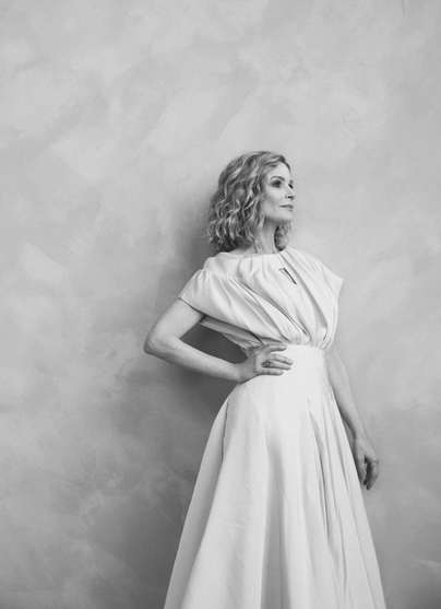 KYRA SEDGWICK IN CONG TRI