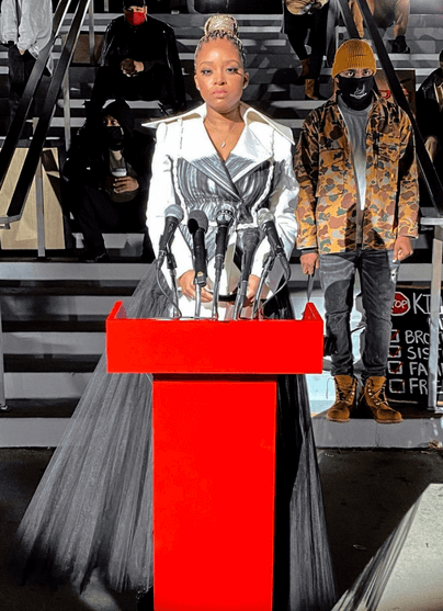 TAMIKA MALLORY IN CONG TRI